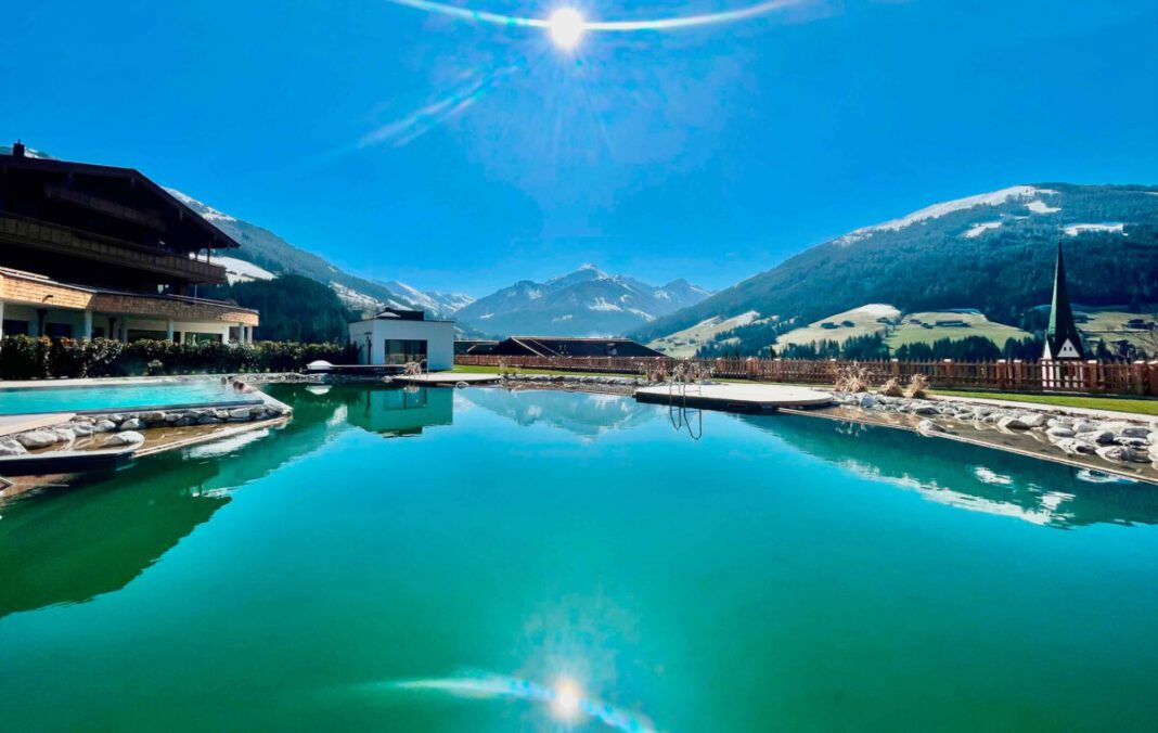 Pure Nature Spa Resort mit Badesee und Infinity-Relax-Pool
