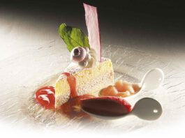Tiramisu mit Erdbeeren und Rhabarber