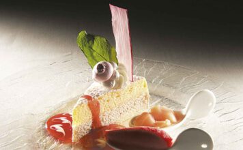 Tiramisu mit Erdbeeren und Rhabarber