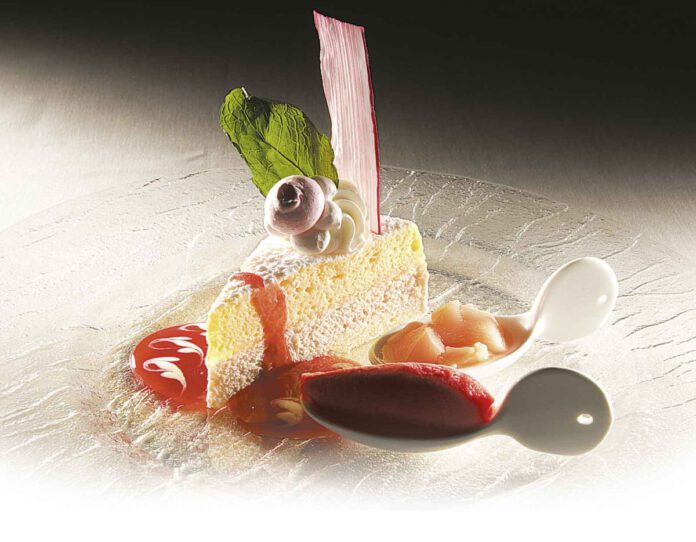 Tiramisu mit Erdbeeren und Rhabarber
