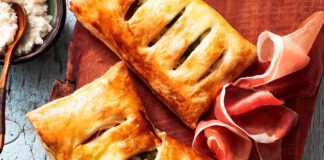 Blätterteigtaschen mit Spargel, Käse und Parmaschinken, foto Cons.Parma
