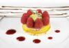 Sommerliche Pfirsich-Tarte, Schaum von Himbeeren und Noilly Prat, Zitronen-Thymian-Sorbet, foto Noilly Prat