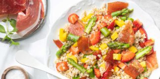 Fruchtiger Graupensalat mit Spargel und Parmaschinken, foto Mats Dreyer