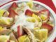 Geflügelsalat mit Erdbeeren foto Wirths PR