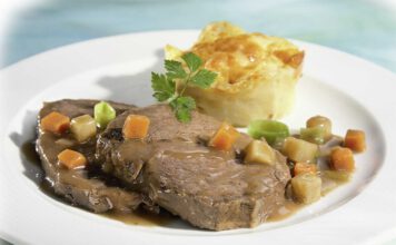 Berner Sauerbraten „Suure Mocke“, dazu Kartoffelgratin mit Gstaader Bergkäse, WH 1/10