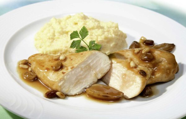 Tessiner-Haehnchenbrust Tessiner Kastanien-Honig-Hähnchen mit Mascarpone-Parmesan-Polenta, WH 1/10