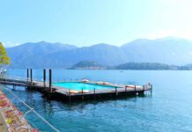 Swimming Pool: Hellblau – dunkelblau – pool-blau! foto Müssig