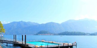 Swimming Pool: Hellblau – dunkelblau – pool-blau! foto Müssig